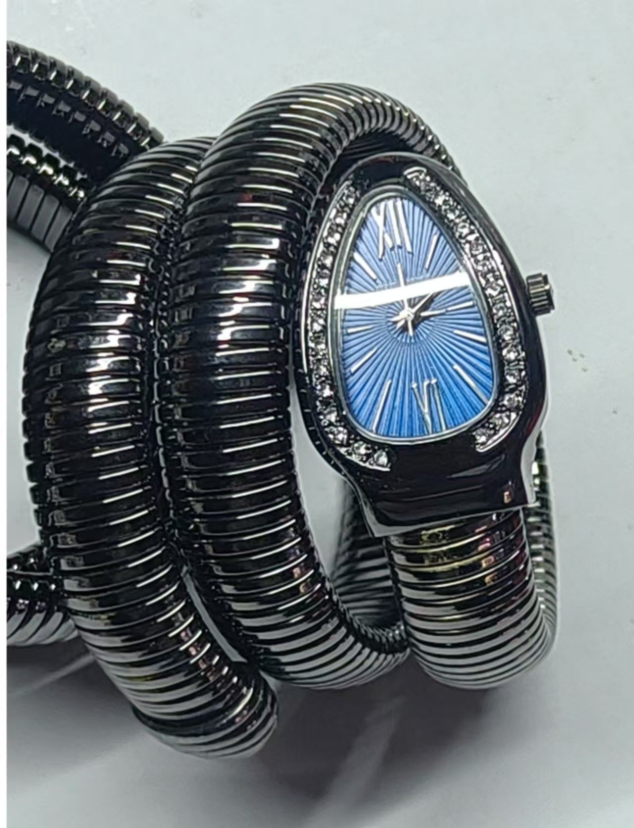 BIFANXI cross-border snake watch ladies fashion bracelet watch creative quartz watch personalized bracelet watch wholesale
